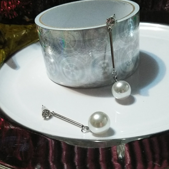 🌟BOUTIQUE SILVER&CZ 💎DIAMOND PEARL DROO EARRINGS - Picture 5 of 5